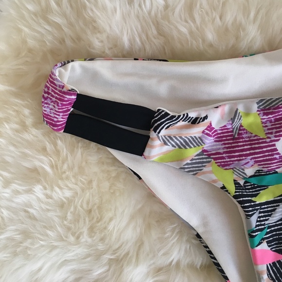 Floral Bikini bottom - Picture 2 of 4